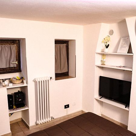 Vittoria Holiday House - Tulip Apartment And Tulip Room Стреза Екстериор снимка