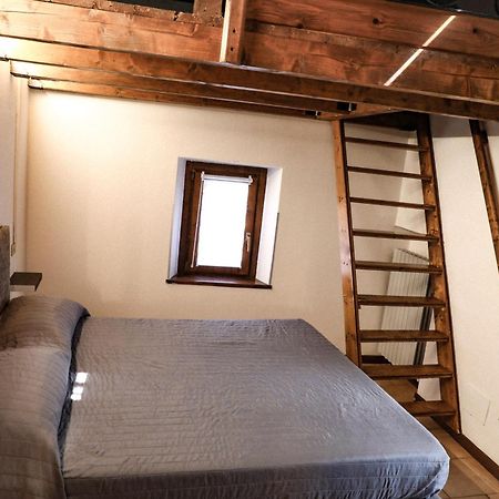 Vittoria Holiday House - Tulip Apartment And Tulip Room Стреза Екстериор снимка