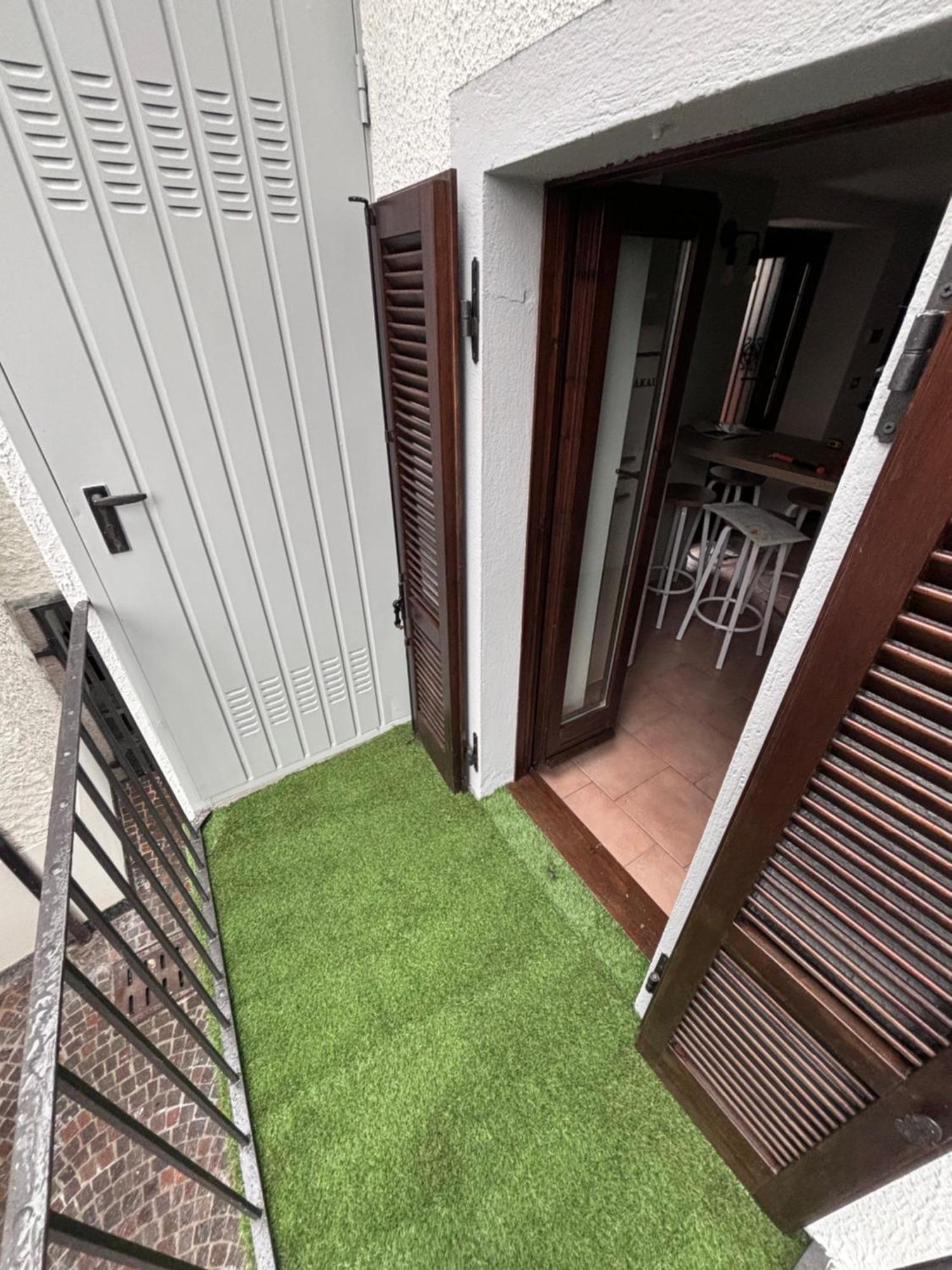 Vittoria Holiday House - Tulip Apartment And Tulip Room Стреза Екстериор снимка