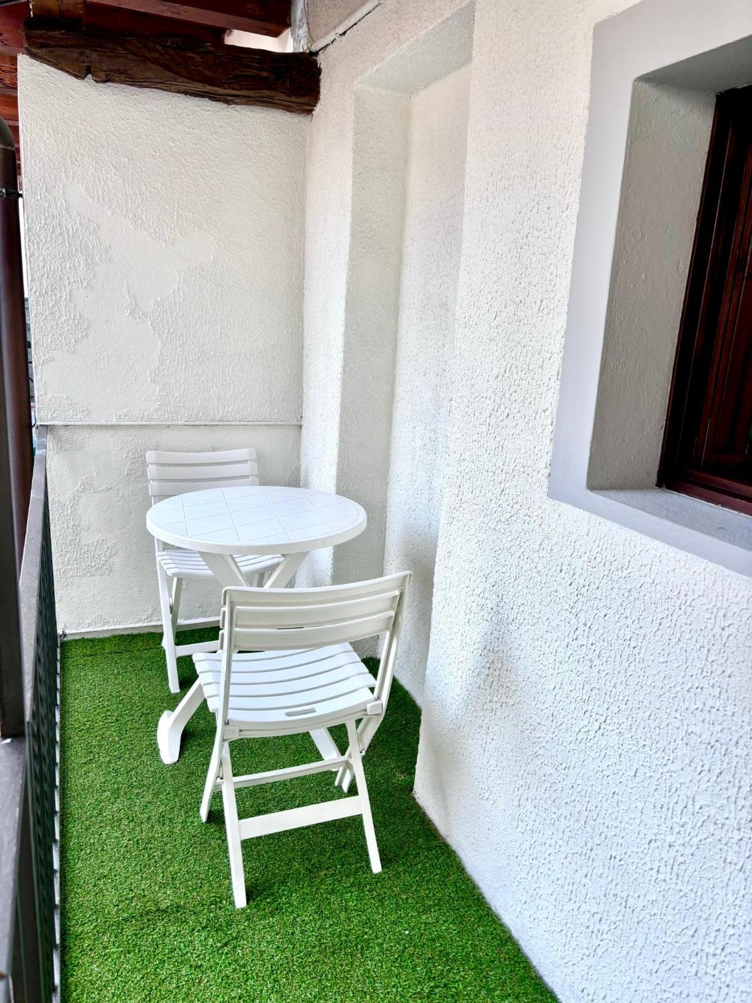 Vittoria Holiday House - Tulip Apartment And Tulip Room Стреза Екстериор снимка