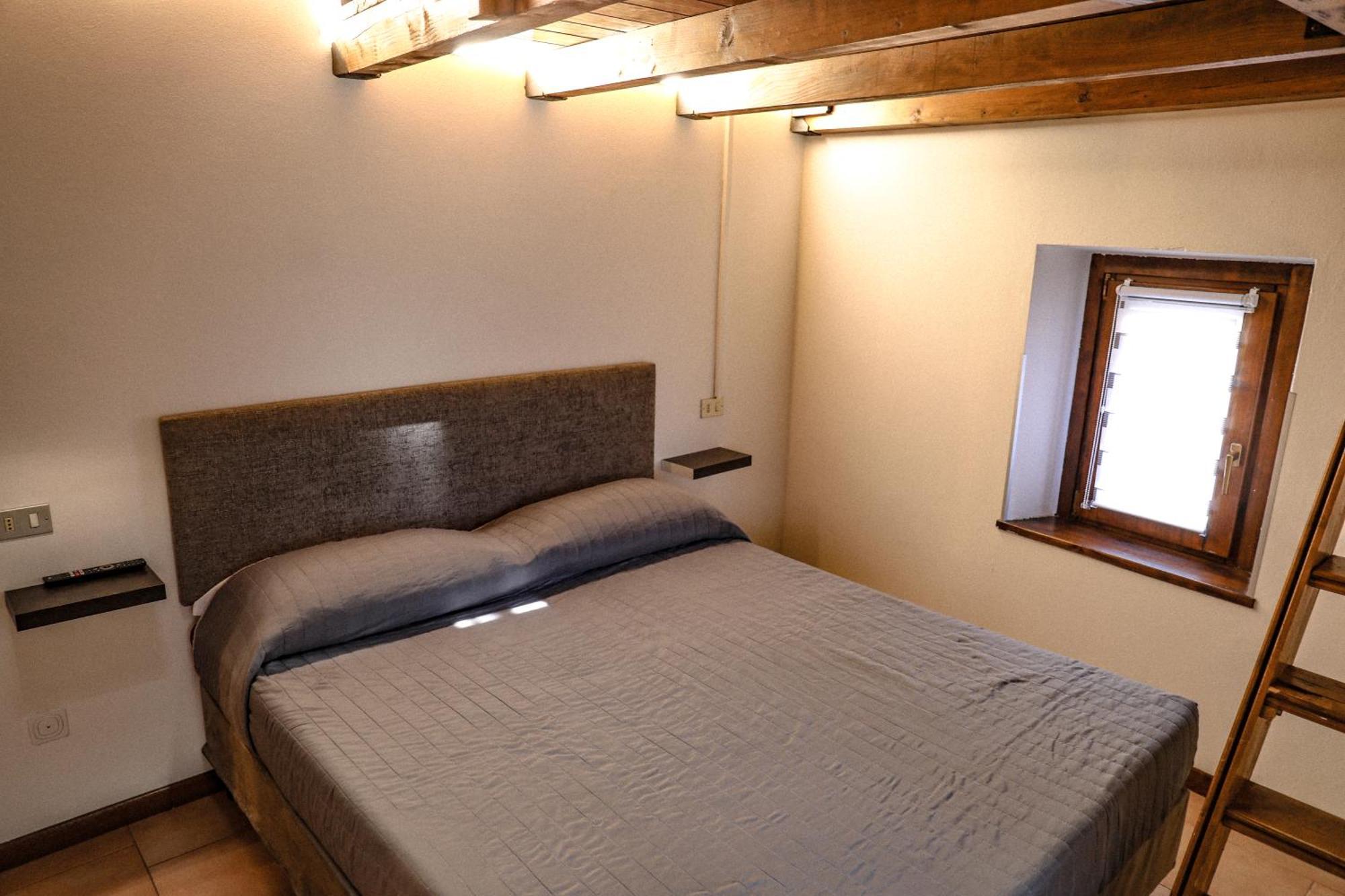 Vittoria Holiday House - Tulip Apartment And Tulip Room Стреза Екстериор снимка