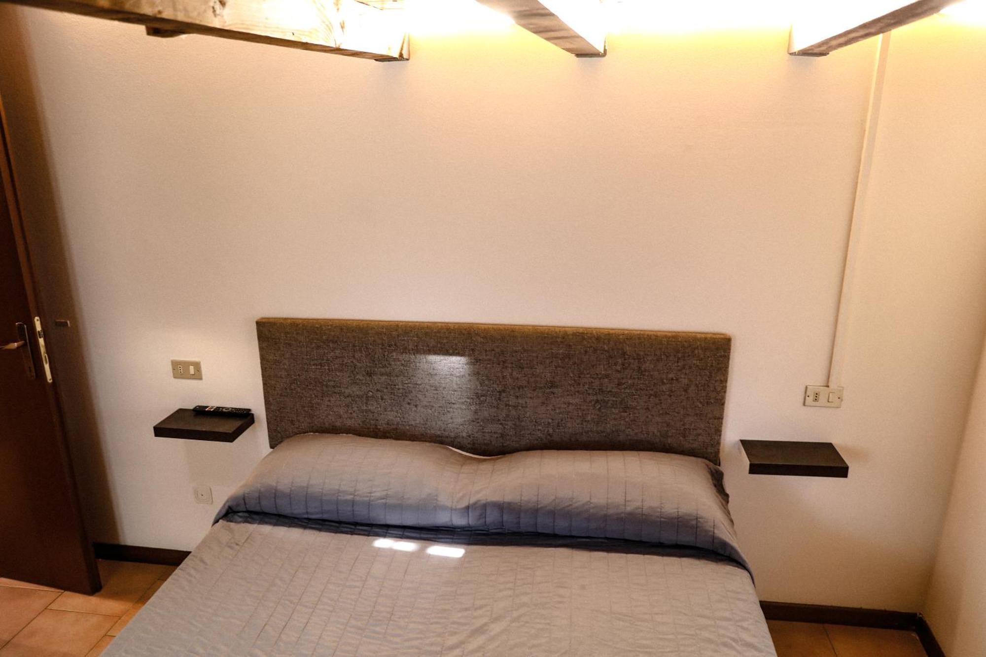 Vittoria Holiday House - Tulip Apartment And Tulip Room Стреза Екстериор снимка