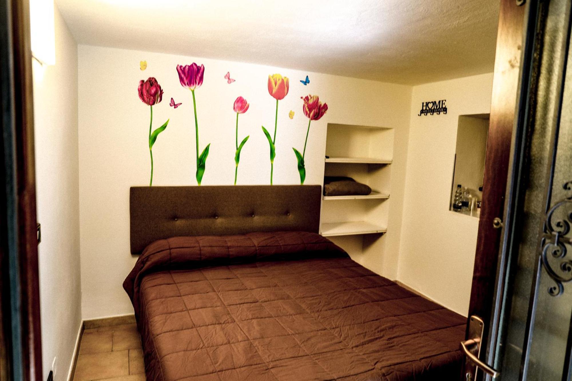 Vittoria Holiday House - Tulip Apartment And Tulip Room Стреза Екстериор снимка